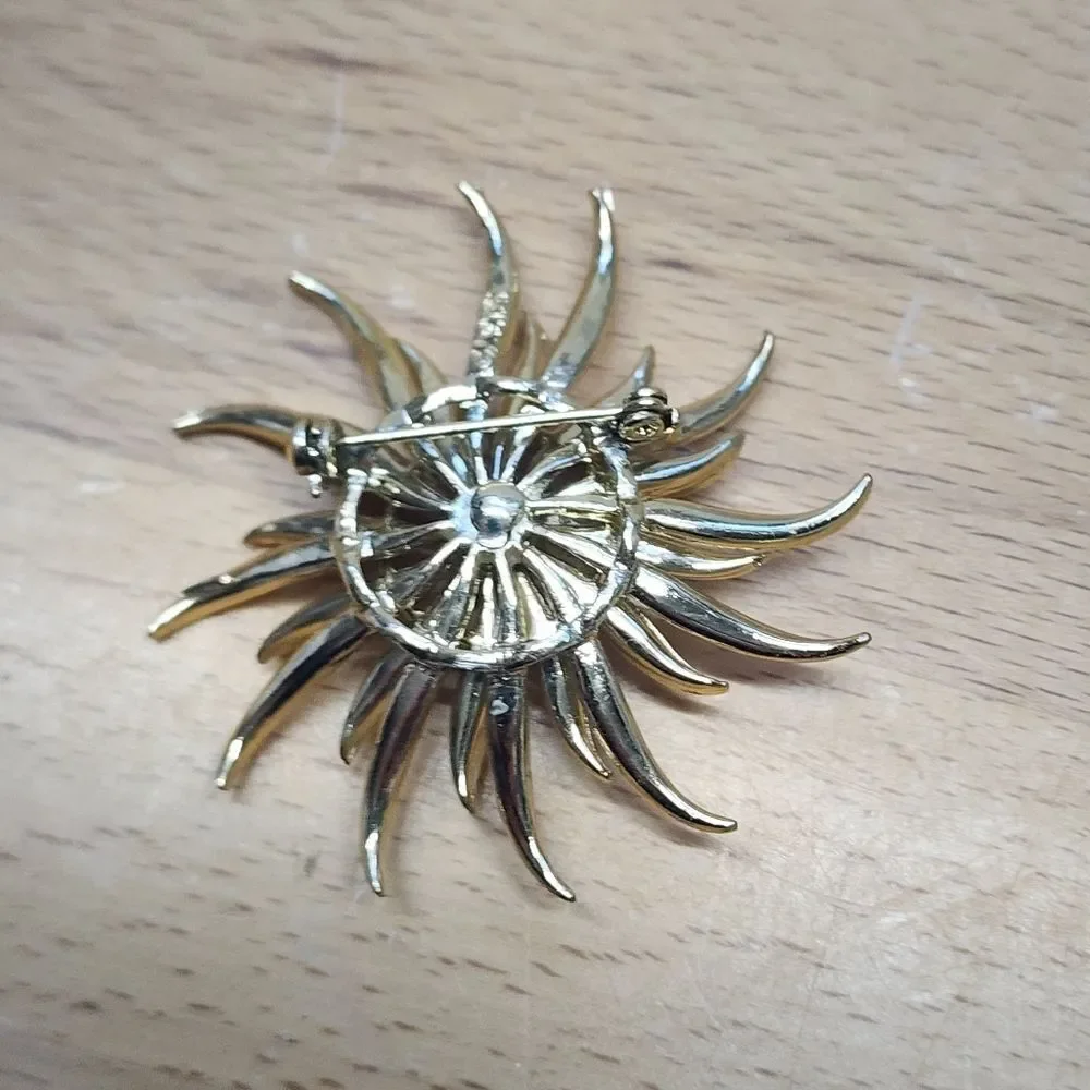 Vintage Lisner Brooch Gold Flower Crystal & Pearl